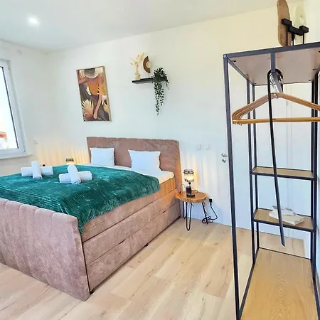Design-apartment I Europapark I Boxspring I Balkon I Parkplatz Apartmán *